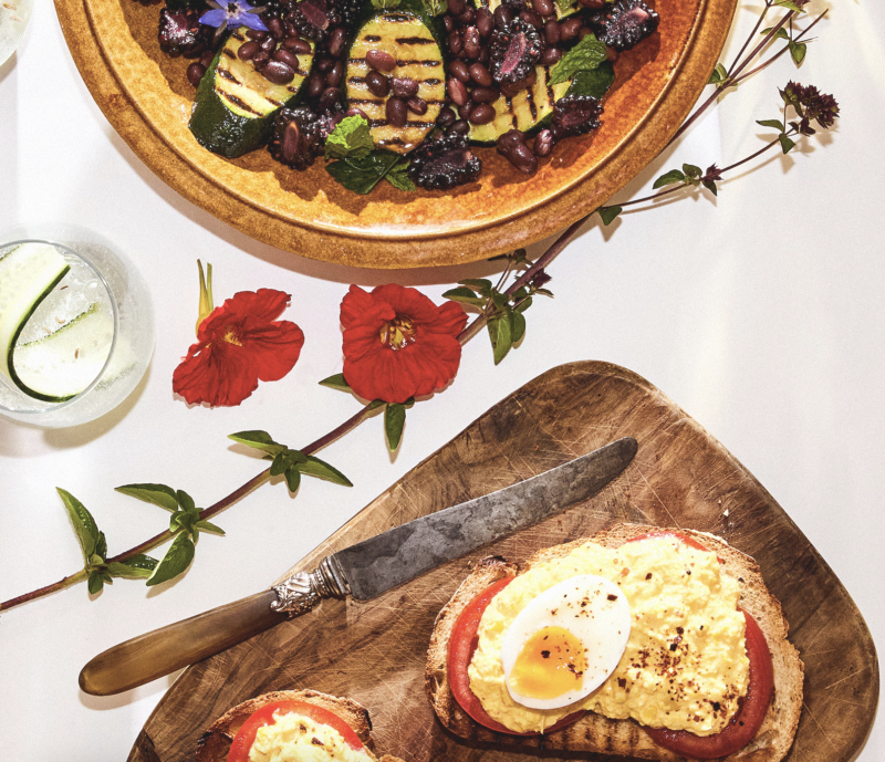 Toast met maisroom, gegrilde courgette, venkeltonic